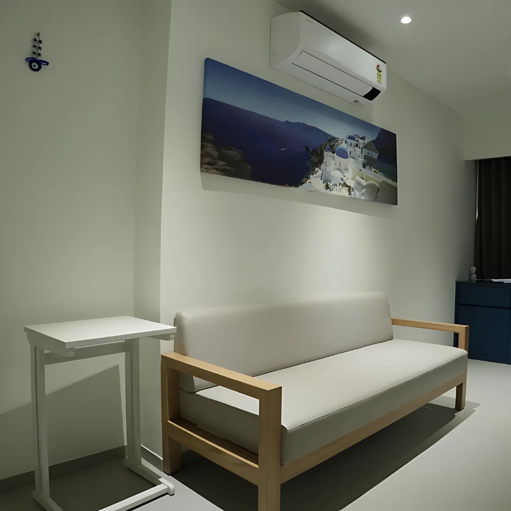 Greece theme room at Tirtham Surgical Hospital
